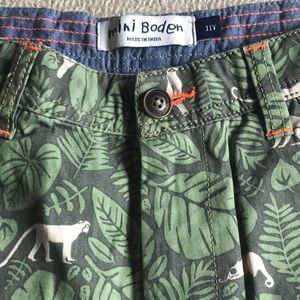 Mini Boden Bottoms - Mini Boden Size 11 shorts EUC animal print Mini Boden Bottoms - Mini Boden Size 11 shorts EUC animal print